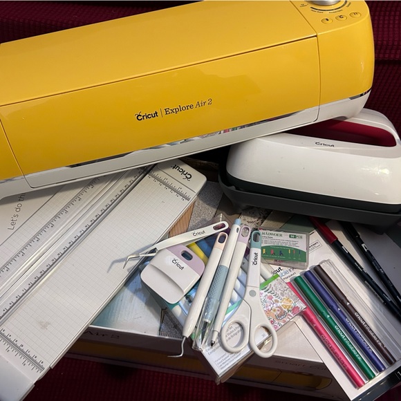 Cricut Explore Air 2 Yellow bundle with Easy Press 2 and supplies - Picture 2 of 5